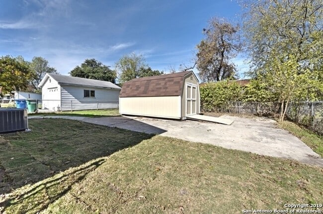 Building Photo - ONE STORY HOME  |  3 BEDS & 2 BATHS  |  LARGE SHED