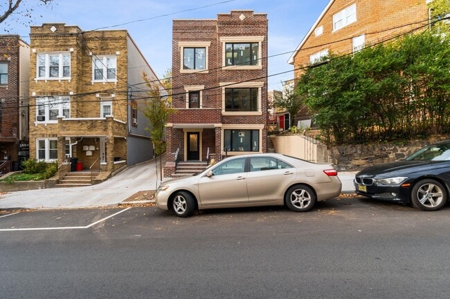 Building Photo - 685 JFK Blvd E