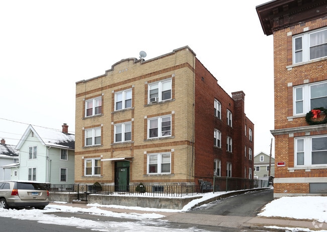 Primary Photo - 67-69 S Whitney St
