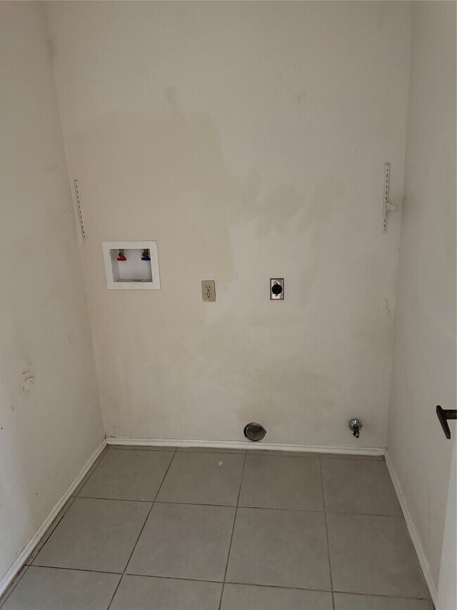 Building Photo - 13123 Chipman Glen Dr