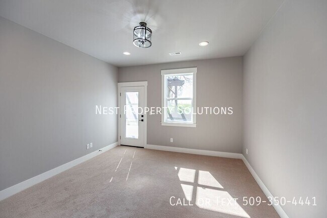 Building Photo - 1213 NE Nanto-B