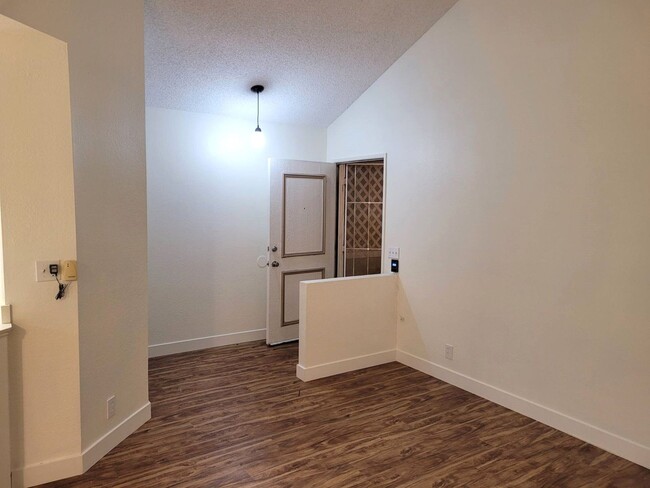 Building Photo - Garden Grove CONDO  - Available for Pre-le...