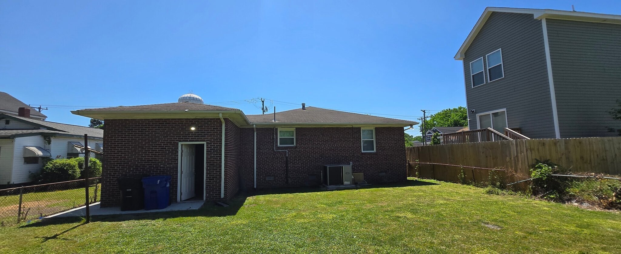 Building Photo - 818 Coolidge St