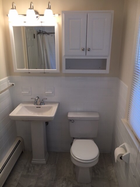 Building Photo - 20 Hobart Ln