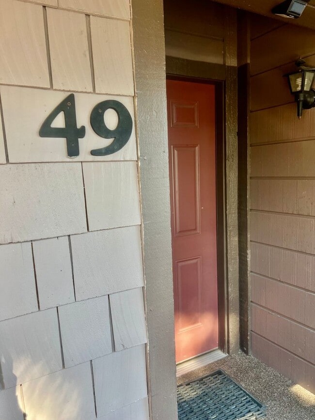 Building Photo - Sierra Manors #49 – Long-Term Lease Opport...