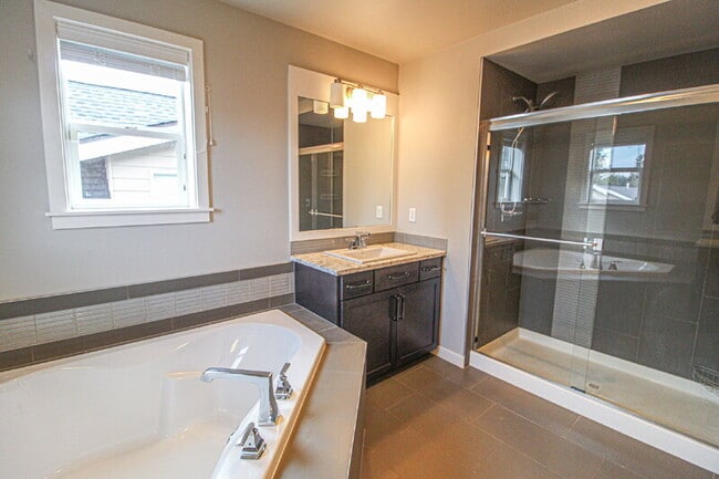 Building Photo - 1418 184th Pl SE