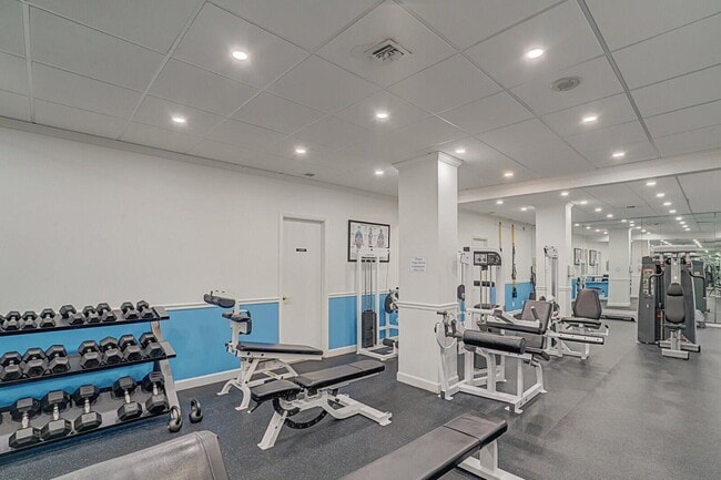 Building Photo - 2121 N Ocean Blvd