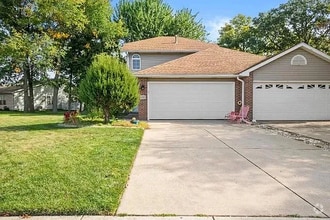 Building Photo - 6915 Swan Ln