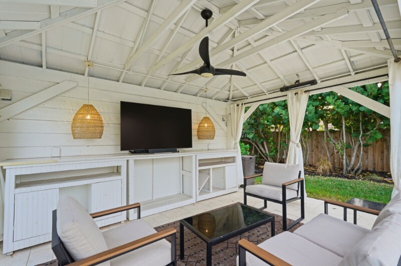 Building Photo - 5510 Venetian Blvd NE