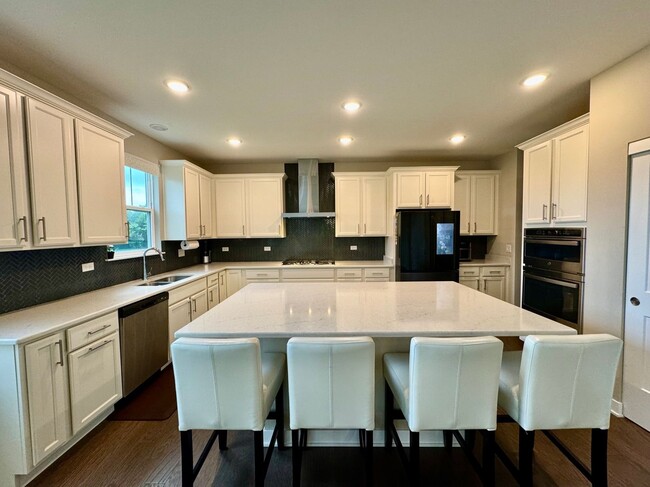 Building Photo - Newly Built 5-bedroom featuring luxe finishes and a spa-inspired master suite.