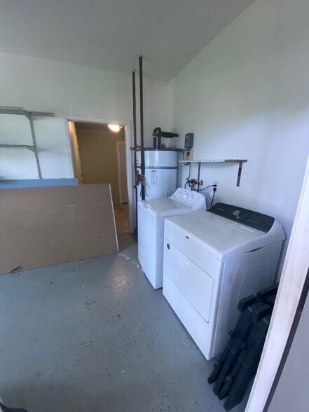 In home washer & Dryer - 1594 Kaunala Pl