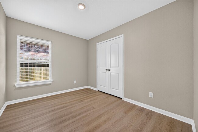 Building Photo - 21018 Solstice Point Dr
