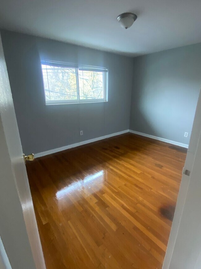 Building Photo - 1568 Alexandria Dr