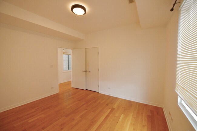 Building Photo - 1623 W Wolfram St