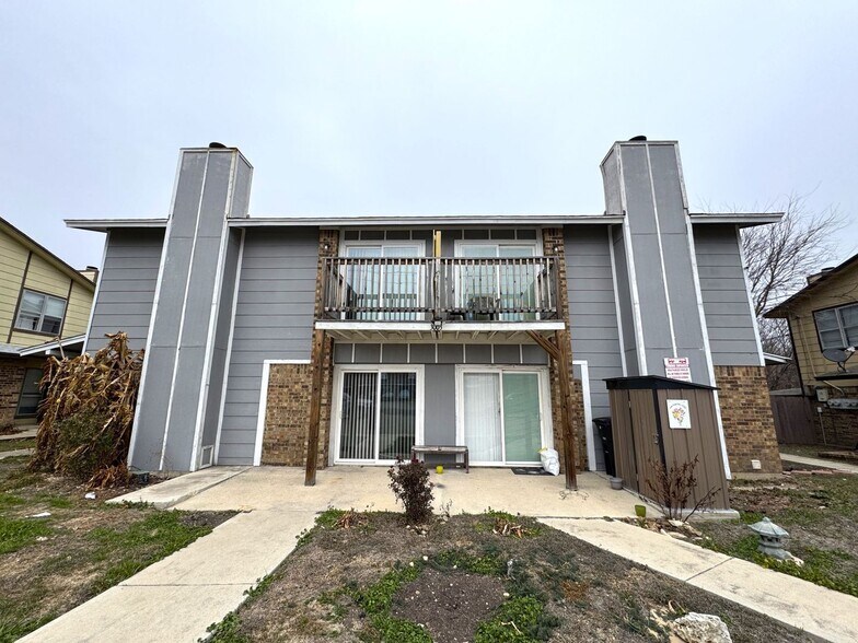 Primary Photo - 3003 Lake Rd