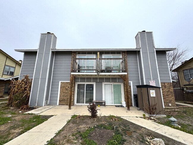 Building Photo - 3003 Lake Rd