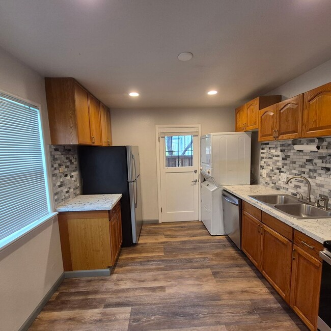 Building Photo - 3835 Sherman Way