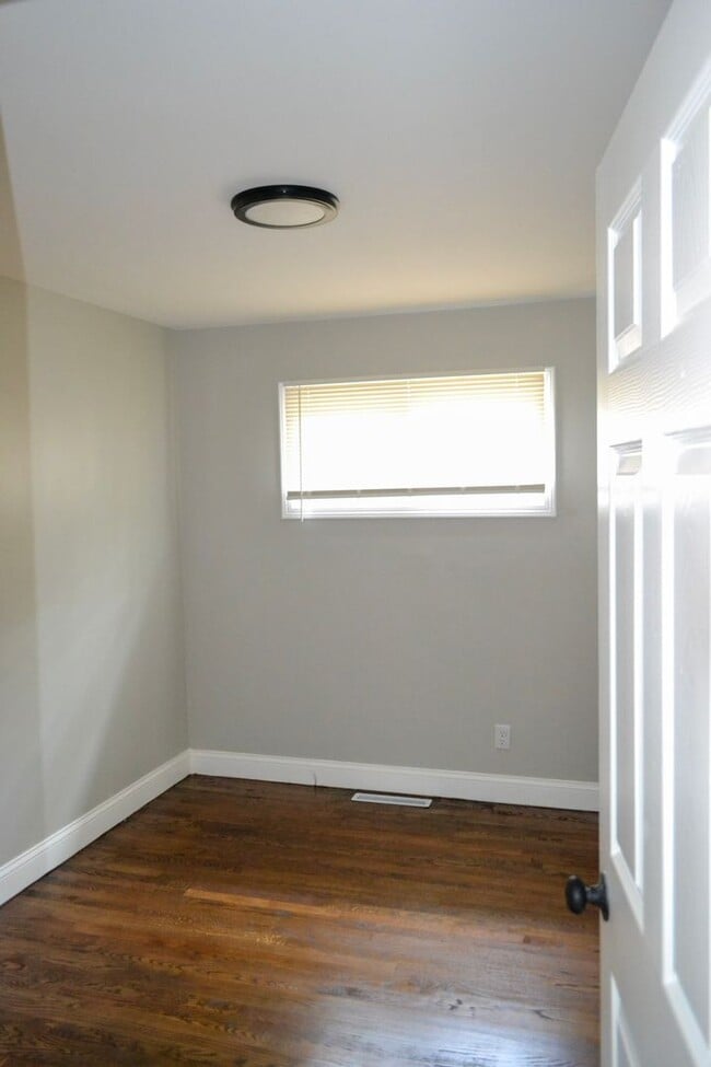 Building Photo - Gary West Side 4 Bed 2 Bath 2 Car Garage