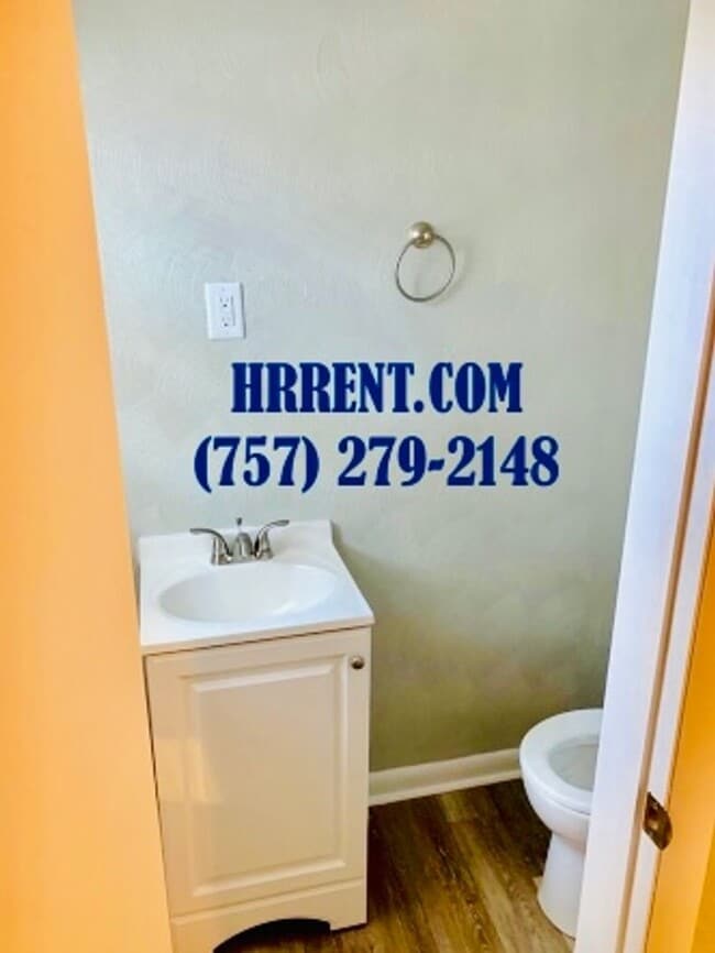 Building Photo - Beautiful 3 Bedroom 1.5 Bath Brick Home lo...