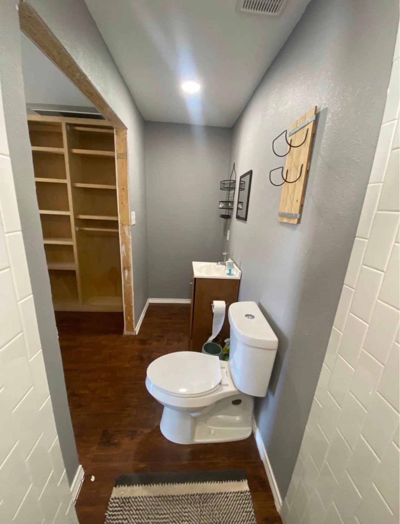 Building Photo - 685 Englehart
