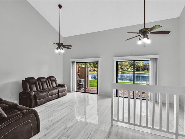 Building Photo - 4182 S Pine Island Rd