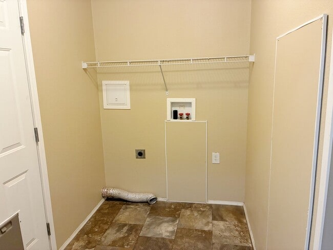 Building Photo - Beautiful 3 Bed, 2 Bath Home in Idaho Falls, Idaho!