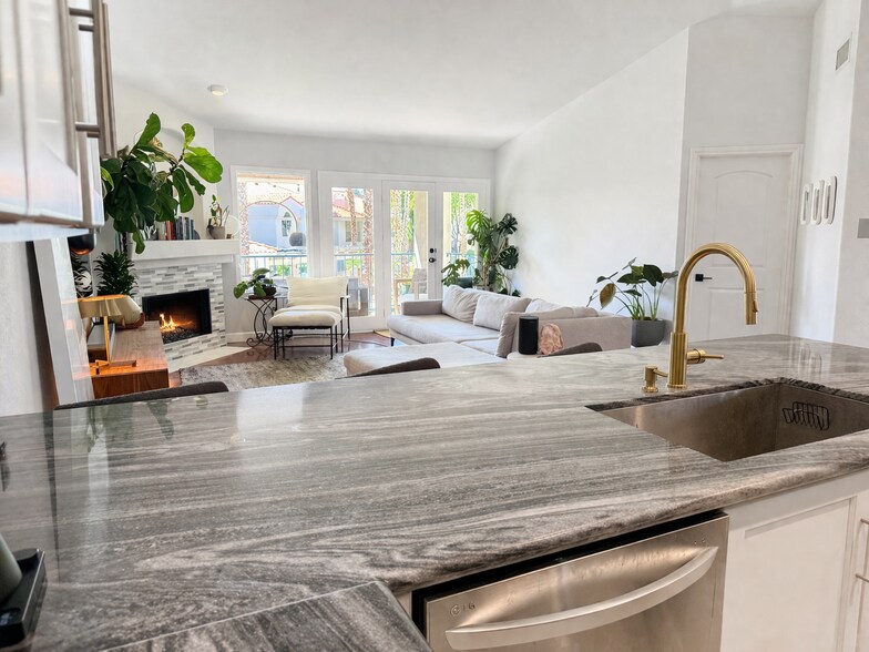 Building Photo - 7629 Valley Green Dr