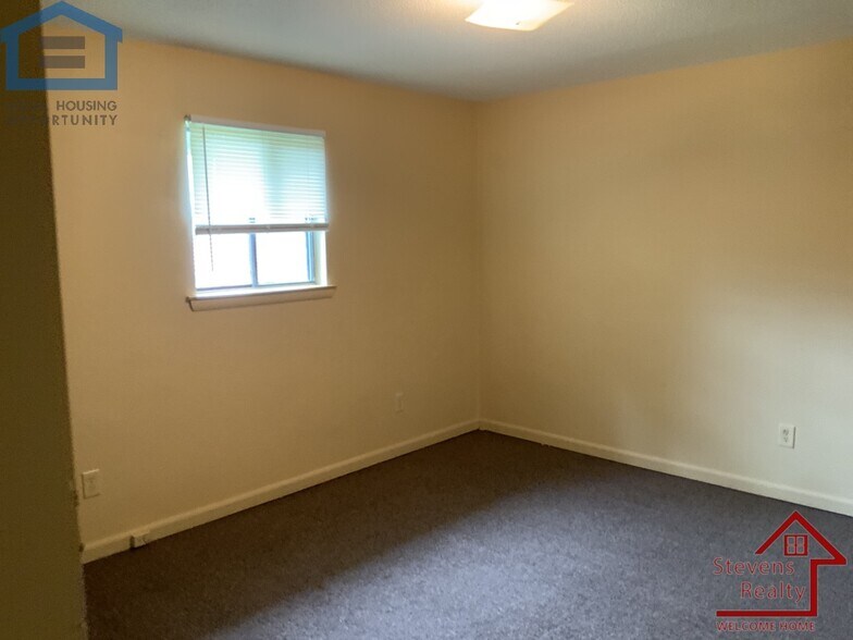 Building Photo - 1702 Olive St