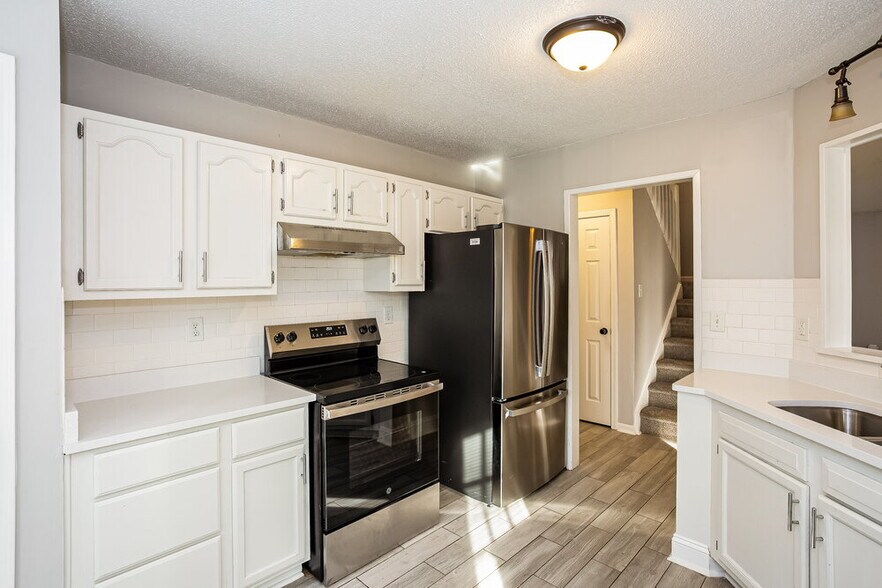 Building Photo - 9101 Merlot Ln