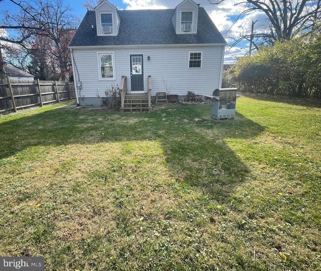 Building Photo - 218 Frederick Ave