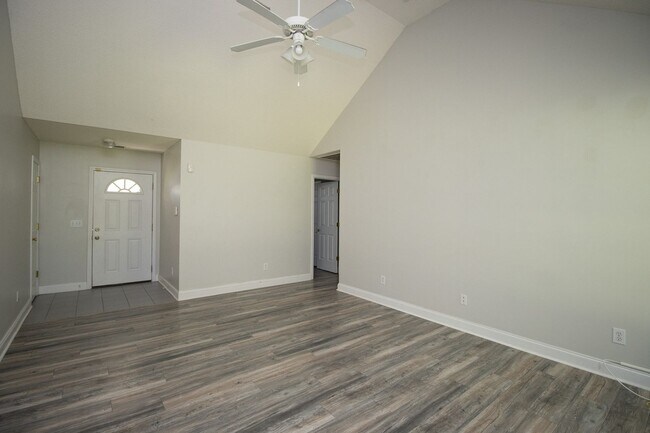 Building Photo - Coming Soon – Charming 3 Bedroom, 2 Bath H...