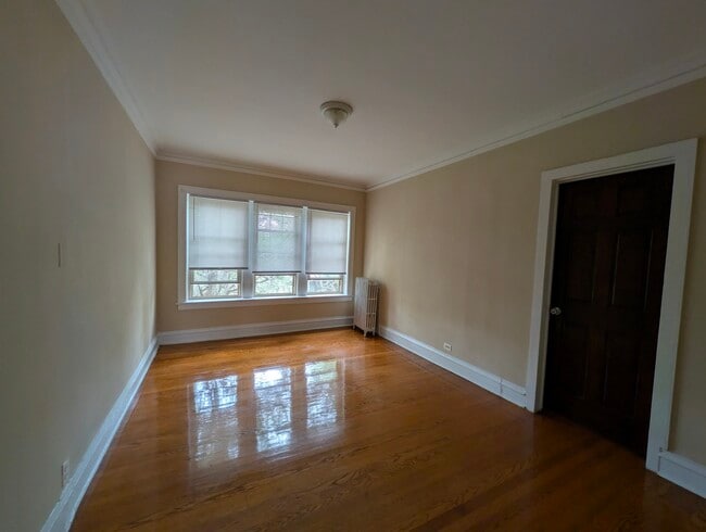 Building Photo - 6703 N Greenview Ave