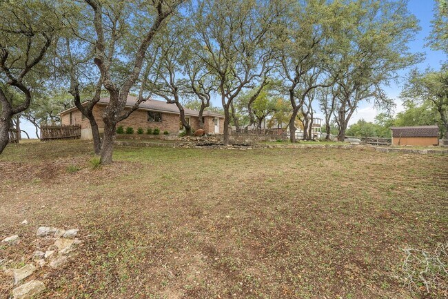 Building Photo - 900 Morgan Hill Dr