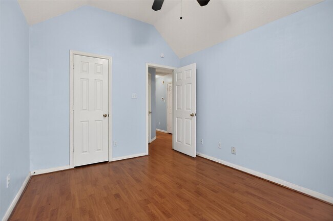 Building Photo - 12530 Meadowglen Dr