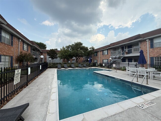 Building Photo - 2350 Bering Dr