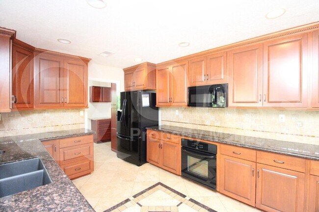 Building Photo - 9008 E Friess Dr
