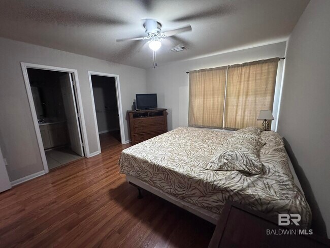 Building Photo - 1517 Regency Rd