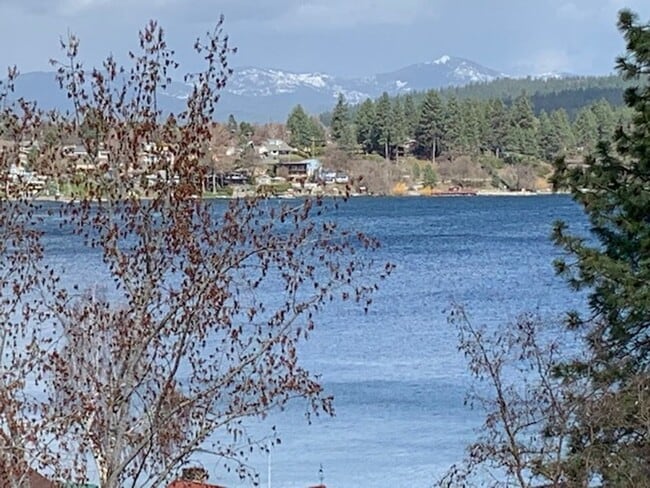 Building Photo - $2,295 / 4BR, 3.5BA Beautiful House With Lake View! #1727