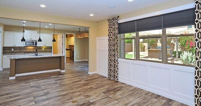 Building Photo - Stunning Executive Home (former model) in ...