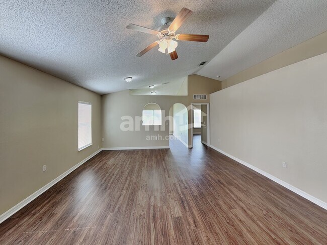 Building Photo - 6606 Gentle Oaks Dr N