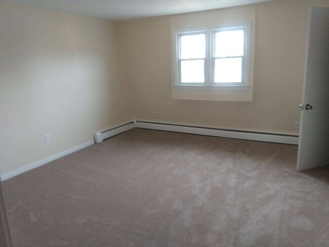 living room - 56 Glen Eagle Dr