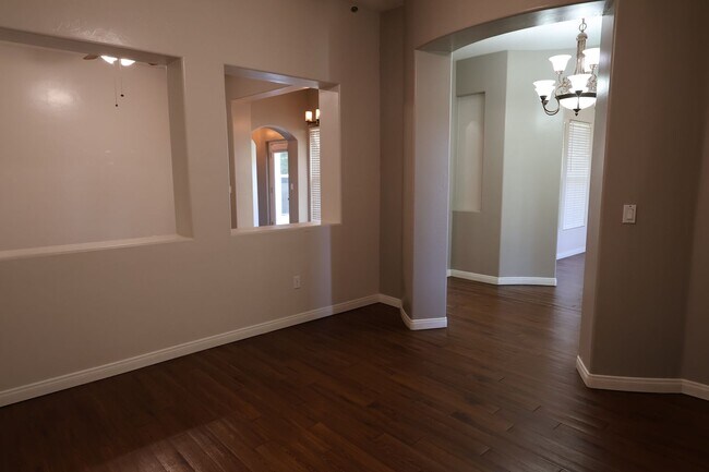 Building Photo - Beautiful home with paid Solar in Seven Oaks!