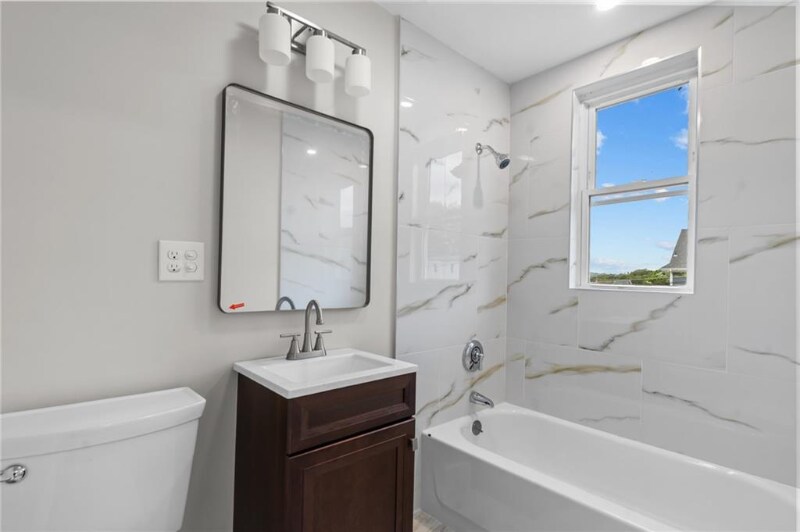 Building Photo - 382 Orms St