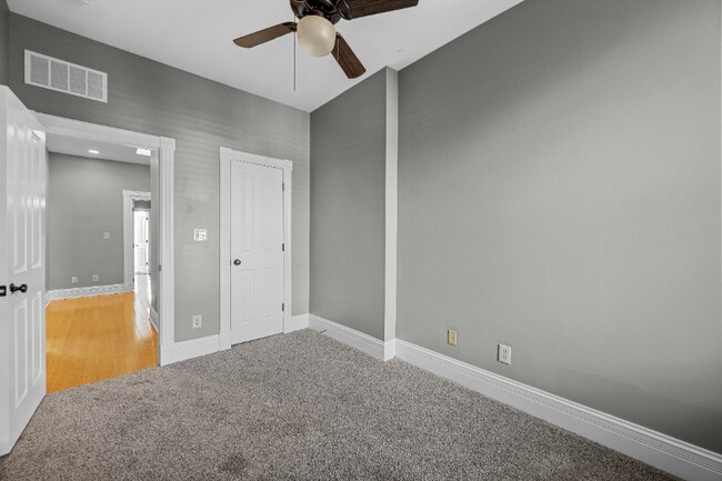 Building Photo - 2213 Missouri Ave