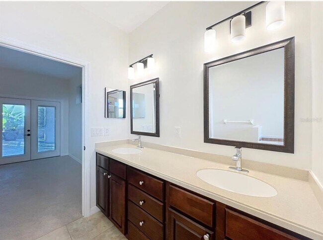 Building Photo - 10817 Masters Dr