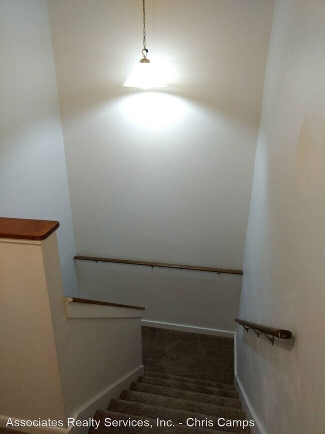 Building Photo - 3 br, 2.5 bath House - 3020 NW 28th Cir