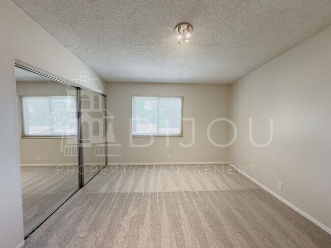 Building Photo - 1022 Fontmore Rd