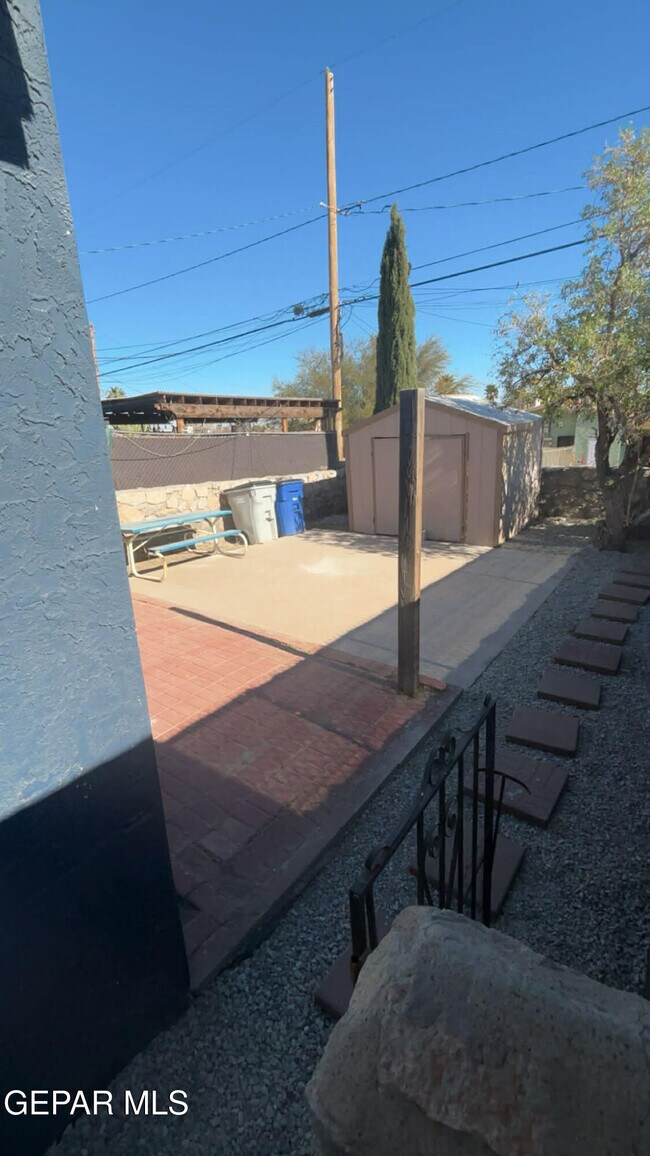 Building Photo - 8804 Kenneth St