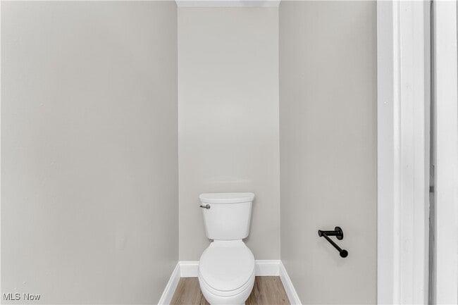 Building Photo - 1392 E 263rd St