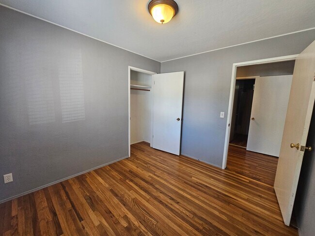 Building Photo - 7 Elm Ct